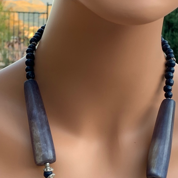 Blue Handmade Beaded Necklace - Picture 4 of 8